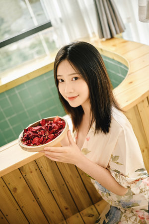 国产美女精品AⅤ在线